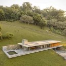 언덕위의 하얀집 이미지