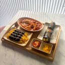 96분식 | 경상남도 :) 계란 지단 듬뿍 특별한 김밥을 맛볼 수 있는 남해분식 맛집 홍대김밥