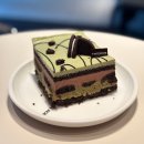 투썸플레이스 앞 횡단보도 | 투썸 떠먹는 두아박 투썸플레이스 신메뉴 냉큼 먹어본 솔직한 후기 (+ 광화문점 주차, 화장실 정보)