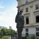 Emmanuel Macron rend hommage à Alfred Dreyfus et dénonce la résurgence de l 이미지