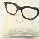 스퀘어 안경 이미지