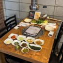 솔향민박 | 덕천 고기집 솔방구리삼겹살 솔향이 매력적인 인생 삼겹살