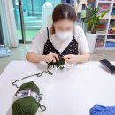 마음을 들뜨게 하는 뜨개소품 만들기 | 꼼지아뜰리에 뜨개 클래스 이야기_니팅룸·보그니팅·코바늘 취미반까지, 다양한 수업 현장 기록