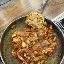 우리집 닭갈비 | 춘천 통나무집닭갈비 본점 솔직 후기, 1시간 웨이팅의 가치가 있을까? (feat. Earth17)