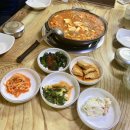 속이 느끼할 땐 돼지고기 김치찌개 돼지왕자 김치공주