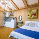 바다 위 언덕 이미지