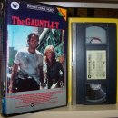 The GAUNTLET(1977)-클린트 이스트우드가 연출한 소나기 총격씬. 이미지