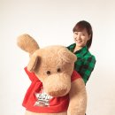 인형과 함께 이미지