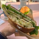 (주)베스트메디칼 | 김해 율하 브런치 카페 윗하우스 장유점 , 바질 치아바타 샌드위치 윗크림라떼 추천