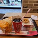 패스트카페 산본역점 | KFC 커넬골드문 박스 에그타르트와 갓양념치킨으로 함께 즐겨봐요!