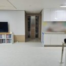 (주)어울림디자인 | [자람매트 시공후기] 부산 태영데시앙 34평｜거실·복도·주방 마린스톤 그레이 (층간소음 지원금...