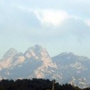 운산구지 | 북한산 (삼각산= 인수봉. 백운대. 만경대) 오른쪽-노적봉