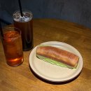 용산-333 | 신용산역 카페 | 용리단길 베이커리 디저트 맛집 ‘옹근달’ 내돈내산 후기