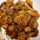 자연을 닮은 소박한 집 이미지