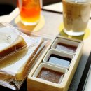 카페온로스터리 | 압구정생식빵 옵션블랙 물 한 방울 안 섞인 인생 식빵 맛집