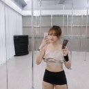 운동 전 복부마사지하기 위해 다이어트 크림 GET