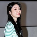 오늘 오전 파리로 출국한 김연아.jpg 이미지