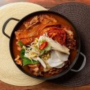 묵은지감자탕 이미지