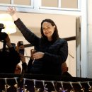 노벨상 마차도 오슬로 도착... 목선 탈출, 美 F18은 엄호 이미지