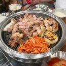 육즙 팡팡 최고급 1등급 제주흑돼지무한리필 귤품은흑돼지 중문점