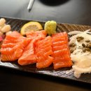 육회랑연어 이미지