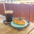 올라운드 원 | 합정 카페 올라운드커피 명란소금빵이 맛있는 베이커리 내돈내산 후기