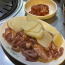 꿀꿀뒷고기 이미지