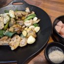 미스 신 두마리 치킨 | [홍천 치킨] 기영이숯불두마리치킨 홍천점, 치밥조합세트(까만양념+소금통마늘) 솔직 후기!