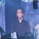 하얀도화지 | 선, 하얀 도화지를 가르듯 세계를 가로질러 끝없이 이어지는 경계선