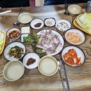 돼지 칼국수 이미지