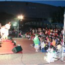 도심 속 작은 무대 이미지