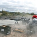 50구경 M107 Barrett 저격총 사격훈련중인 미공군, 해병대 및 육군 병사들 이미지