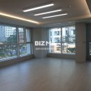 돼지 공인중개사사무소 이미지