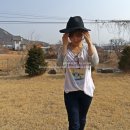 데일리룩 - 패션풀 배색티,청바지,마법모자 코디
