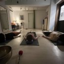 이브닝 스트레칭 요가 이미지