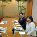 Yoon, Kishida enjoy Sukiyaki dinner together with first ladies 이미지