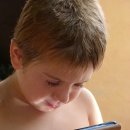 스마트폰으로 연결되는 디지털 세상 이미지