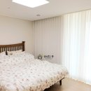 햇살품은 창 이미지