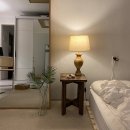 소년과 나무 이미지