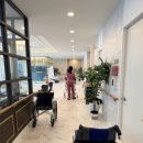 함께 걷는 사람들 이미지