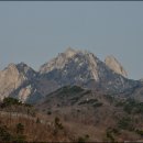 북한산의 만경대.백운대.인수봉 이미지