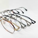 글라스 안경. 콘택트 이미지