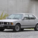 [수요 명차 극장] BMW E32 7시리즈 : V12와 타도 벤츠의 꿈