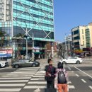 신한은행 횡단보도 앞 이미지