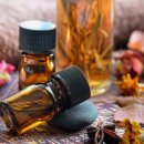 계절에 어울리는 테이블 꽃장식 이미지