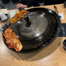 깡쓰리 왕솥뚜껑김치삼겹살 본점