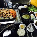 삽자루든돼지 이미지
