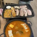 금돈김치마을 강동역 삼겹살, 김치찌개 맛집