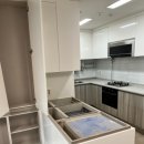 (주)태안모터스 방배 | 아파트 거실 보조 싱크대 철거 후 이건 강마루 복원