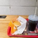 롯데리아 치킨버거콤보 이미지